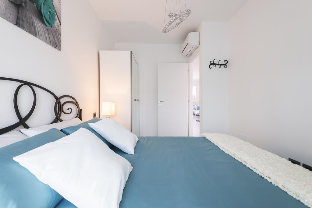 Attico Del Duomo Apartment Modena Bagian luar foto
